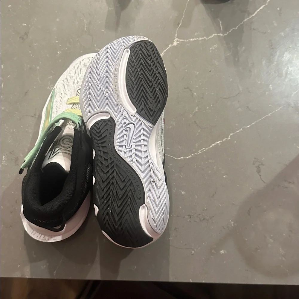 Kids White and Green Athletic Shoes - Picture 2 of 3